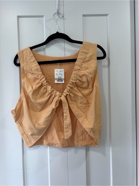 Abercrombie & Fitch Tops - Abercrombie & Fitch Peach Tie-Front Cropped Camisole